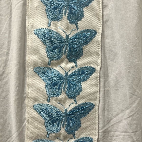 Oliver James Butterfly White Button Down Blouse - Picture 5 of 8